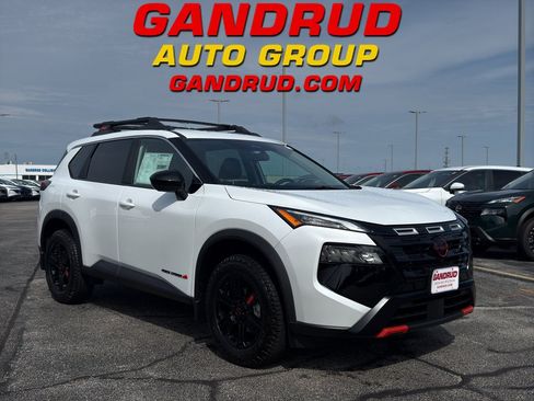 New 2026 Nissan Rogue SV AWD/4WD image 1