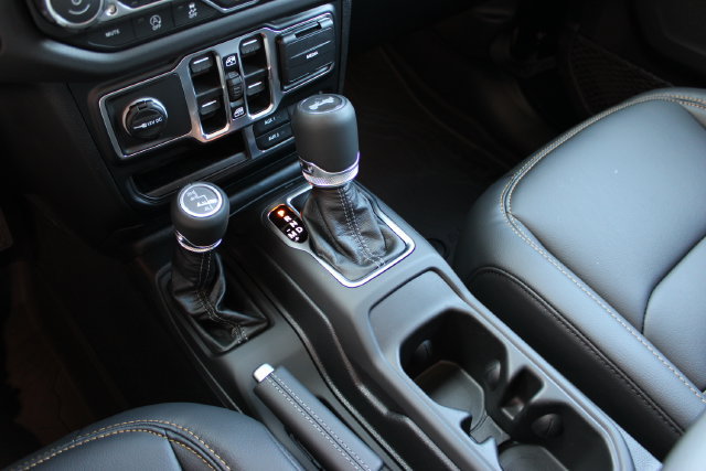 New 2026 Jeep Wrangler Unlimited Sahara AWD/4WD image 28