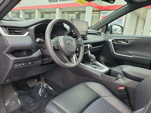 Used 2024 Toyota RAV4 XSE w/ Weather Package AWD/4WD image 19