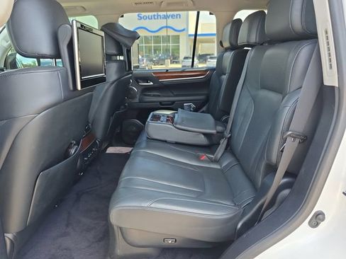 Used 2018 Lexus LX 570 4WD w/ Luxury Package image 11