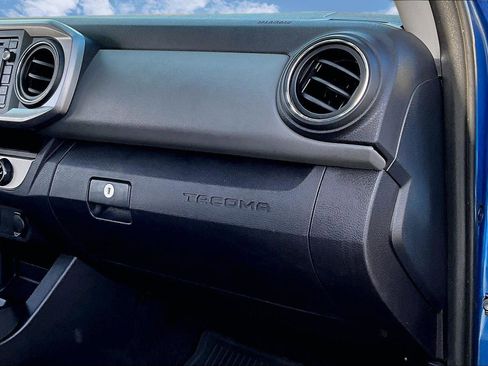 Certified 2018 Toyota Tacoma SR5 image 15