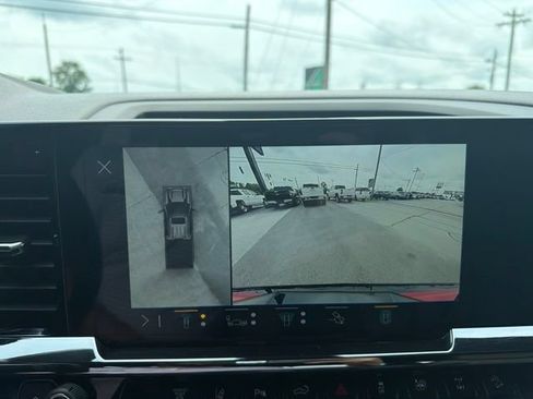 Used 2025 Chevrolet Silverado 2500 ZR2 AWD/4WD image 30