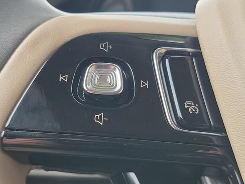 Used 2023 Lincoln Corsair AWD w/ Equipment Group 101A image 10