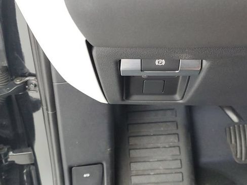 Used 2025 Land Rover Defender 110 S AWD/4WD image 29