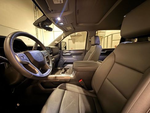 Used 2025 Chevrolet Silverado 2500 LTZ w/ Trail Boss Package image 16