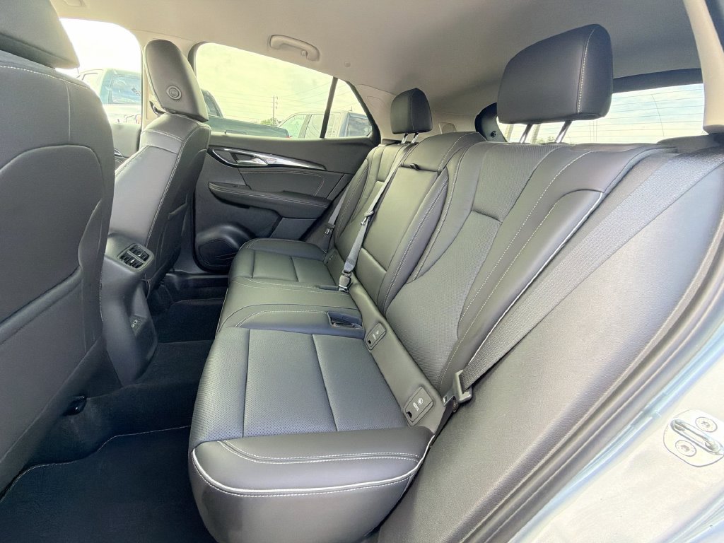 Used 2023 Buick Envision Essence AWD/4WD image 30