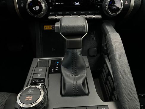 Used 2024 Toyota Tacoma Limited w/ Limited Package (LT) image 29