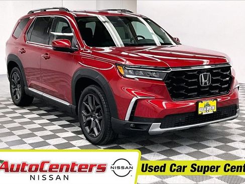 Used 2024 Honda Pilot Touring image 1