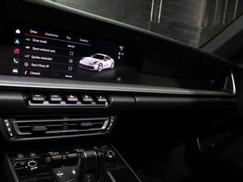 Used 2022 Porsche 911 Carrera image 46