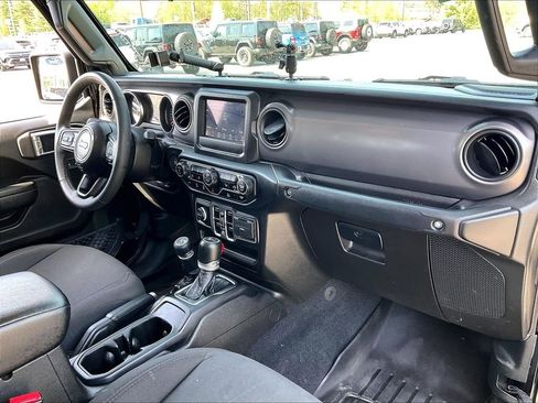 Used 2023 Jeep Gladiator Sport AWD/4WD image 13