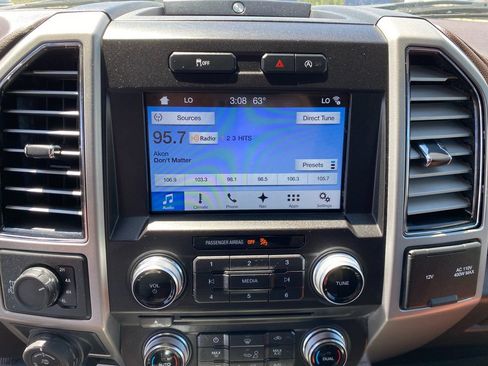 Used 2018 Ford F150 King Ranch w/ Equipment Group 601A Luxury AWD/4WD image 23