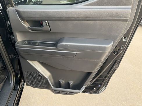 Used 2025 Toyota Tacoma SR5 AWD/4WD image 15