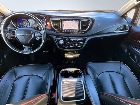 Certified 2020 Chrysler Pacifica Limited image 17