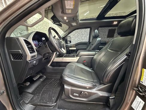 Used 2019 Ford F250 Lariat w/ Lariat Value Package image 20