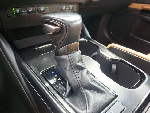Used 2024 Lexus ES 350 w/ Premium Package FWD image 15