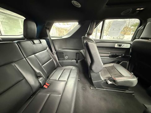 Used 2024 Ford Explorer ST-Line w/ Class IV Trailer Tow Package image 37