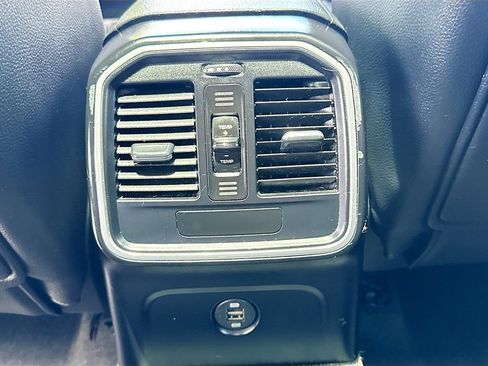 Used 2018 Porsche Macan AWD/4WD image 26