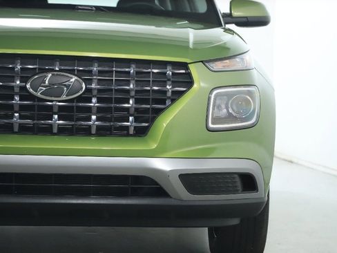 Used 2023 Hyundai Venue SEL FWD image 7