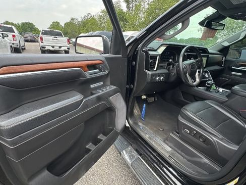 Used 2023 GMC Sierra 1500 Denali AWD/4WD image 3