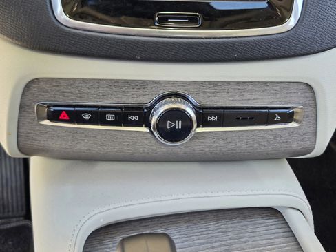 Used 2023 Volvo XC90 B6 Plus w/ Protection Package Premier image 25