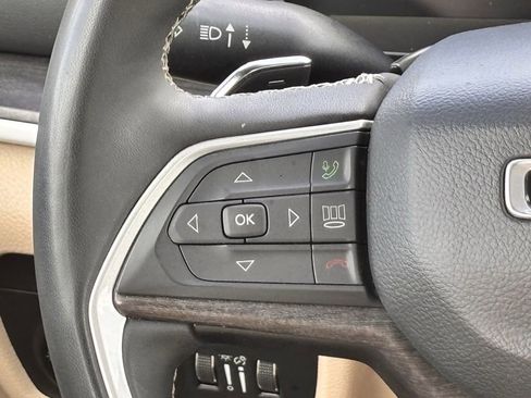 Used 2023 Jeep Grand Cherokee L Limited RWD image 12