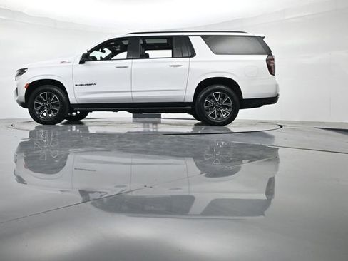 Used 2023 Chevrolet Suburban Z71 w/ Luxury Package image 41