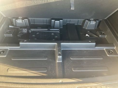 Used 2022 Chevrolet Suburban LT image 28