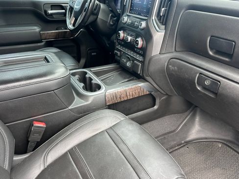 Used 2022 GMC Sierra 2500 Denali w/ Denali Black Diamond Edition AWD/4WD image 19
