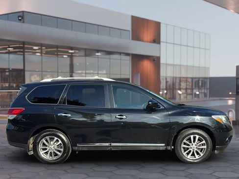 Used 2015 Nissan Pathfinder SL w/ SL Tech Package image 4