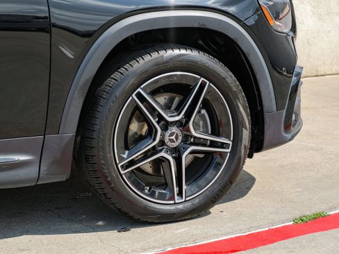 Used 2024 Mercedes-Benz GLB 250 image 47