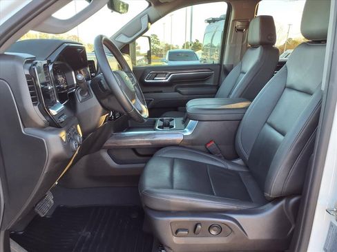 Used 2024 Chevrolet Silverado 3500 LTZ w/ LTZ Convenience Package image 17