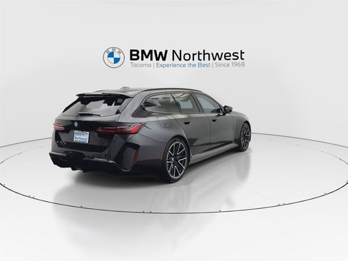 Used 2025 BMW M5 Touring AWD/4WD image 3