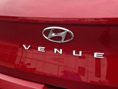 Used 2023 Hyundai Venue Limited FWD image 37