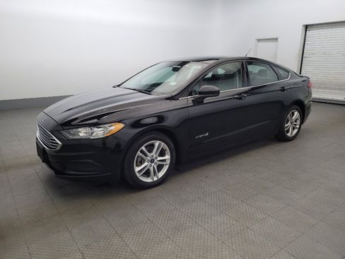 Used 2018 Ford Fusion S image 2