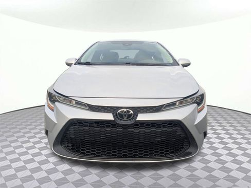 Used 2021 Toyota Corolla LE image 7