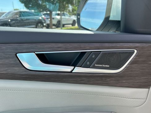 New 2026 Volkswagen Atlas SEL Premium R-Line image 18