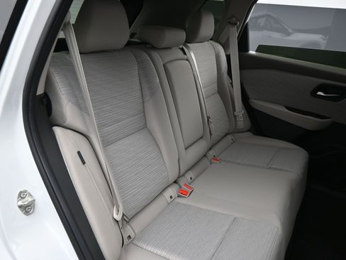 Certified 2023 Nissan Rogue SV image 14