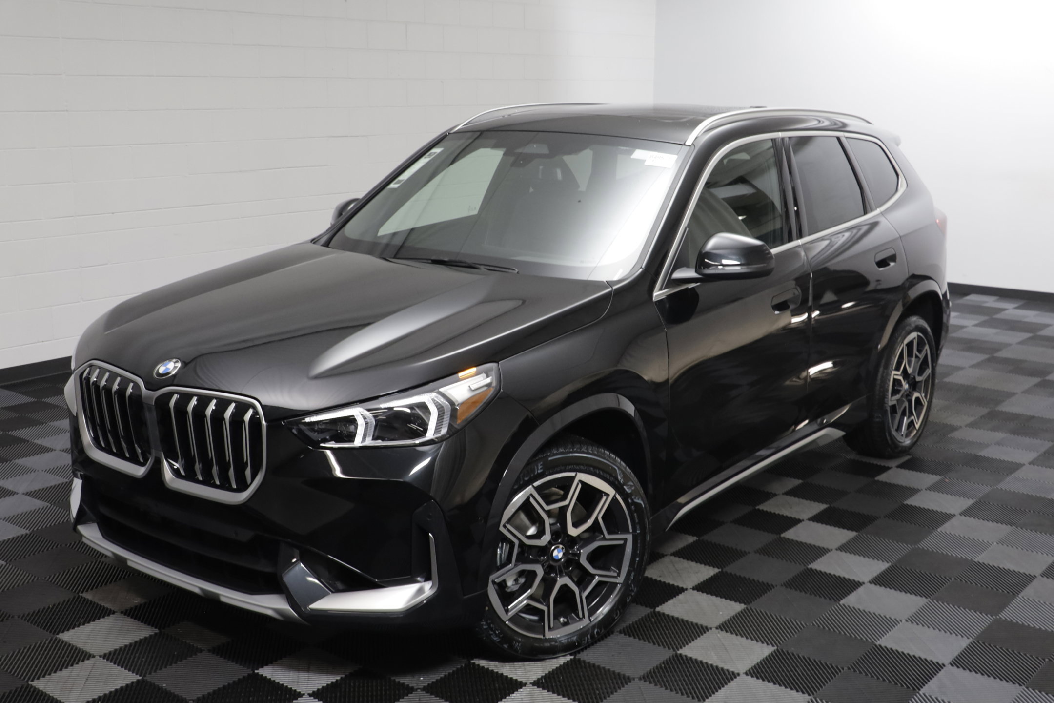 New 2026 BMW X1 xDrive28i w/ Convenience Package AWD/4WD image 2