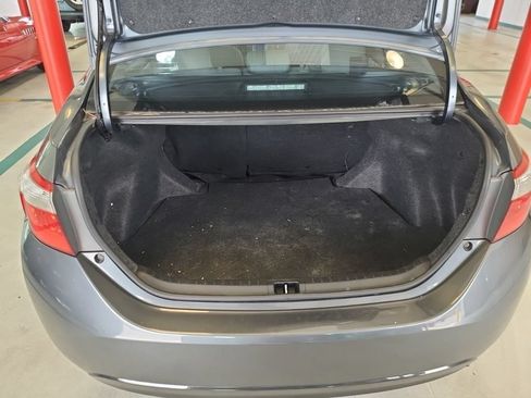 Used 2016 Toyota Corolla LE FWD image 5