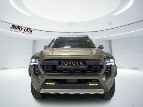 Used 2025 Toyota Tacoma 4x4 Double Cab Hybrid image 8