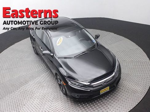 Used 2017 Honda Civic Touring image 3
