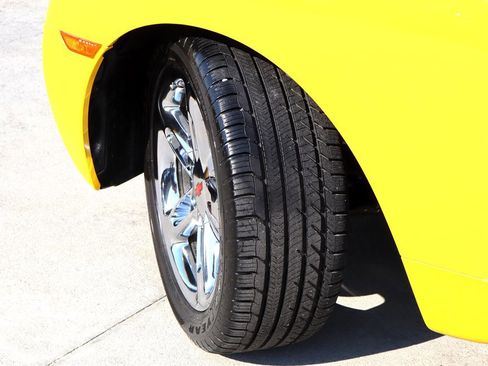 Used 2003 Chevrolet SSR w/ Preferred Equipment Group image 31