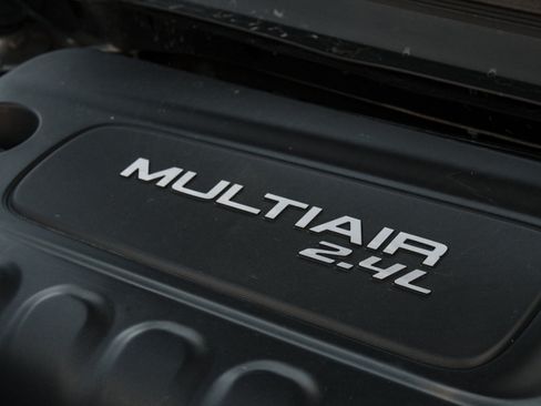 Used 2018 Jeep Cherokee Trailhawk AWD/4WD image 33