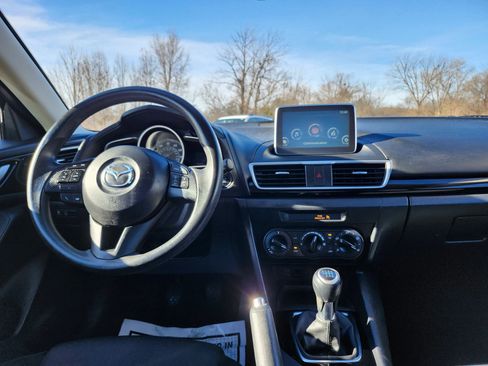 Used 2016 MAZDA MAZDA3 i Sport image 17