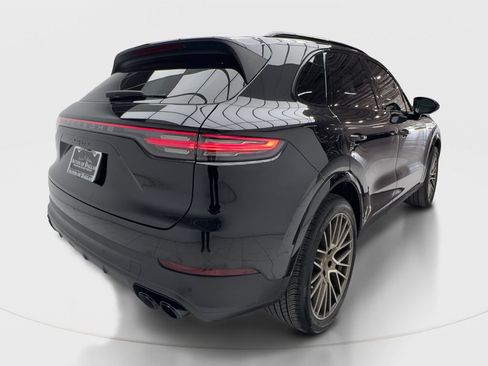 Used 2023 Porsche Cayenne Platinum Edition AWD/4WD image 7