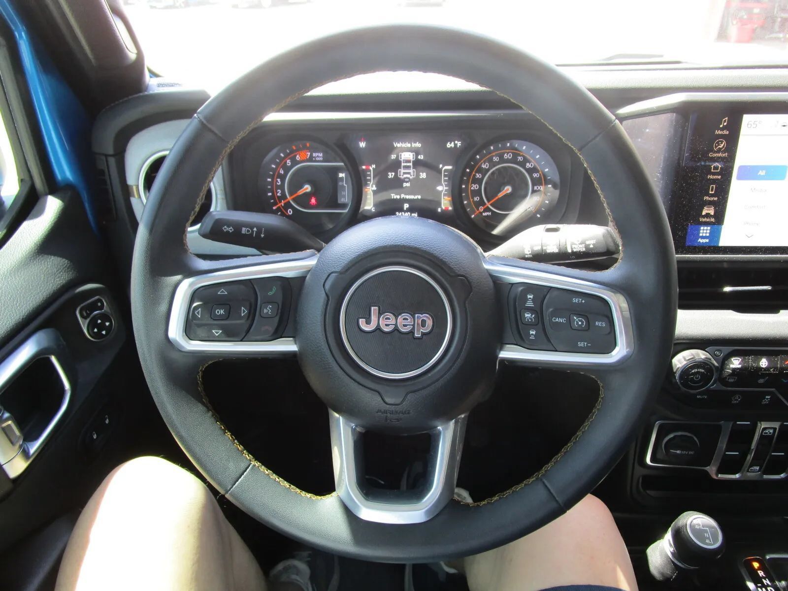Used 2024 Jeep Wrangler Unlimited Sahara AWD/4WD image 21