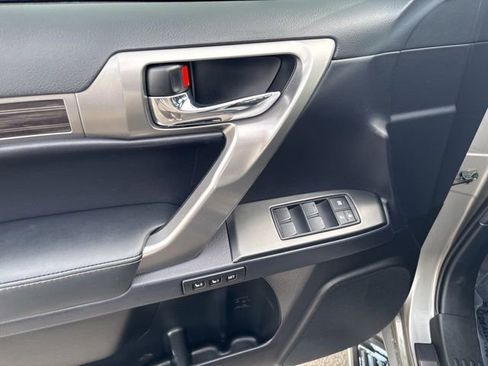 Used 2023 Lexus GX 460 Premium image 11