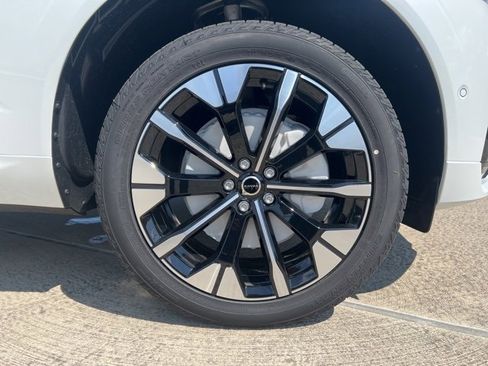 New 2026 Volvo XC60 B5 Plus w/ Climate Package image 10