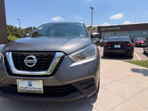 Used 2019 Nissan Kicks SV FWD image 14