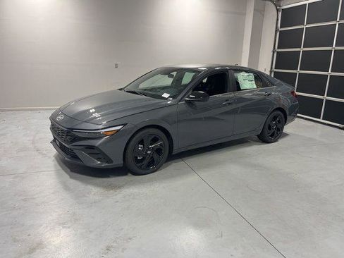 New 2026 Hyundai Elantra SEL Sport Premium FWD image 3